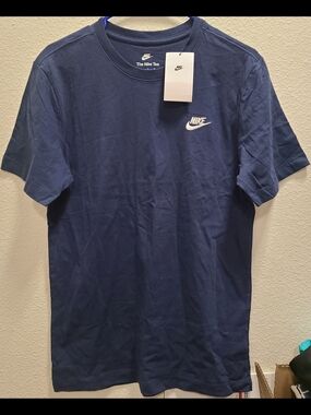 Nike Navy Short Sleeve Tee with White Logo Small
